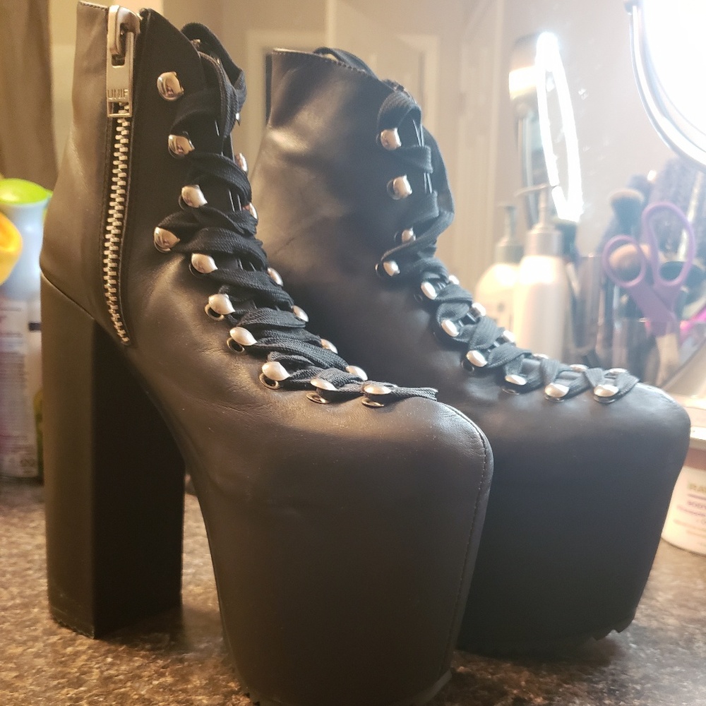 UNIF HELLBOUNDS SIZE 5
